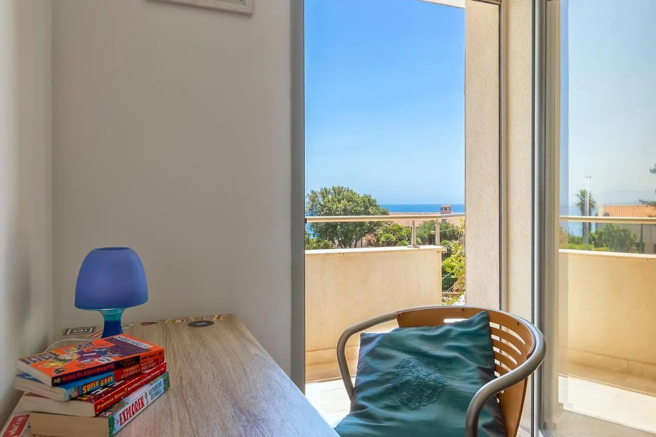 Luxury Seafront Villa With Rooftop Pool & Stunning Sea Views Fertilia