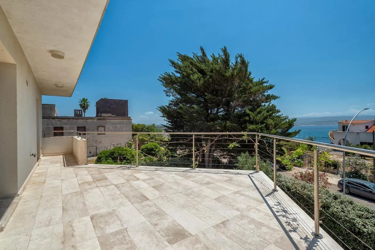 Luxury Seafront Villa With Rooftop Pool & Stunning Sea Views Fertilia Itália