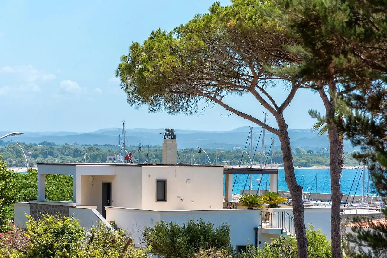 Luxury Seafront Villa With Rooftop Pool & Stunning Sea Views Fertilia 0*,  Italy