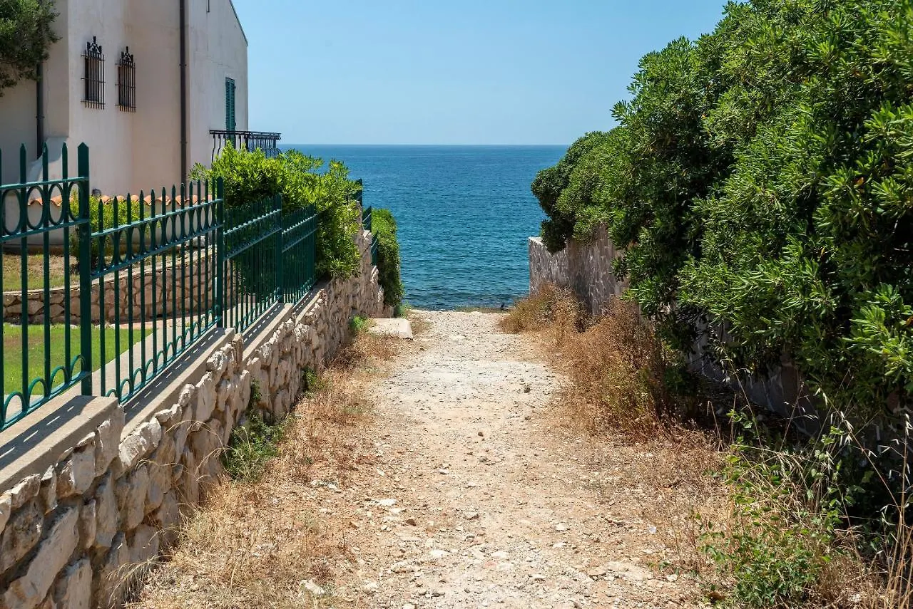 Luxury Seafront Villa With Rooftop Pool & Stunning Sea Views Fertilia Italy